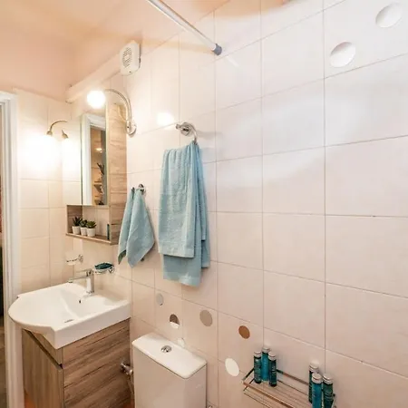 Urban Bloom Oasis - Mini Zen Maison Apartament Akovítika