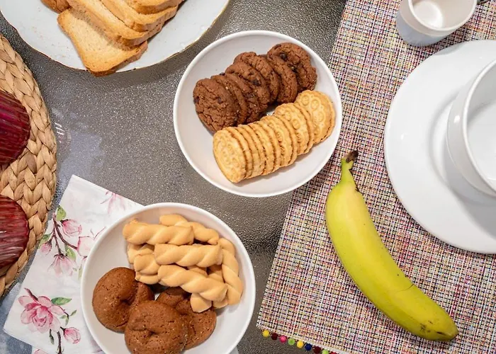 Urban Bloom Oasis - Mini Zen Maison Apartment Akovitika